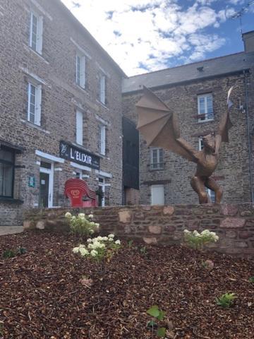 Residence Merlin Appart Des Druides Saint-Malon-sur-Mel Dış mekan fotoğraf
